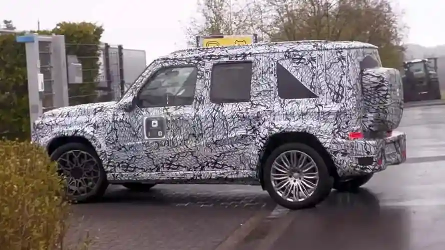 Маленький Мерседес G-Class уже на улицах: шпионское видео раскрыло всё