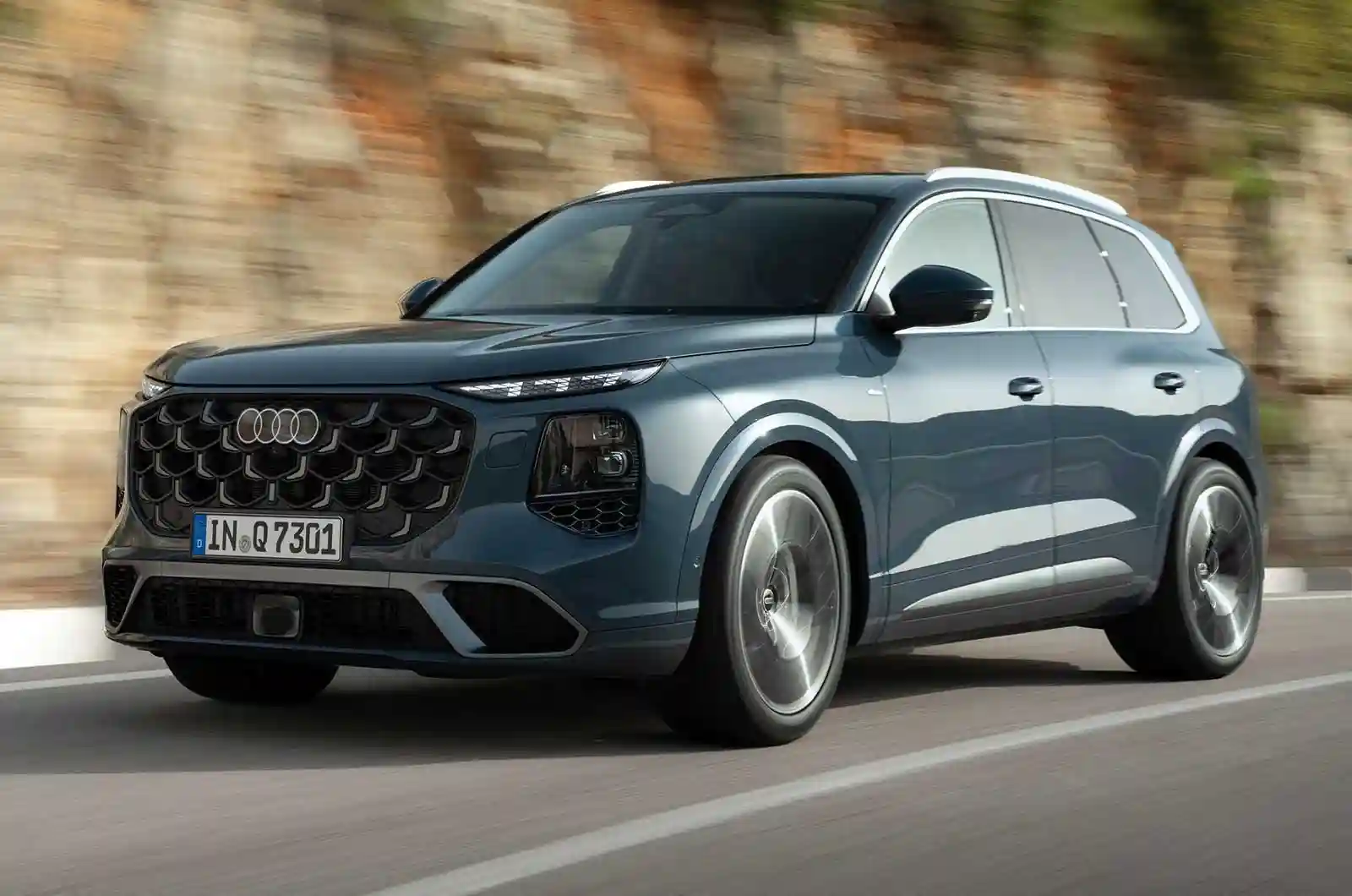 Новый Audi Q7: семиместный люксовый SUV переосмыслил качество салона