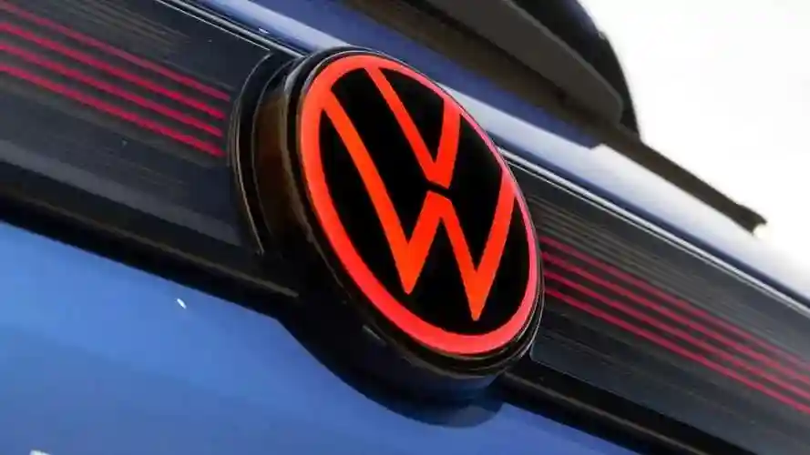 Volkswagen режет 100 000 рабочих мест и закрывает заводы: что происходит с немецким гигантом