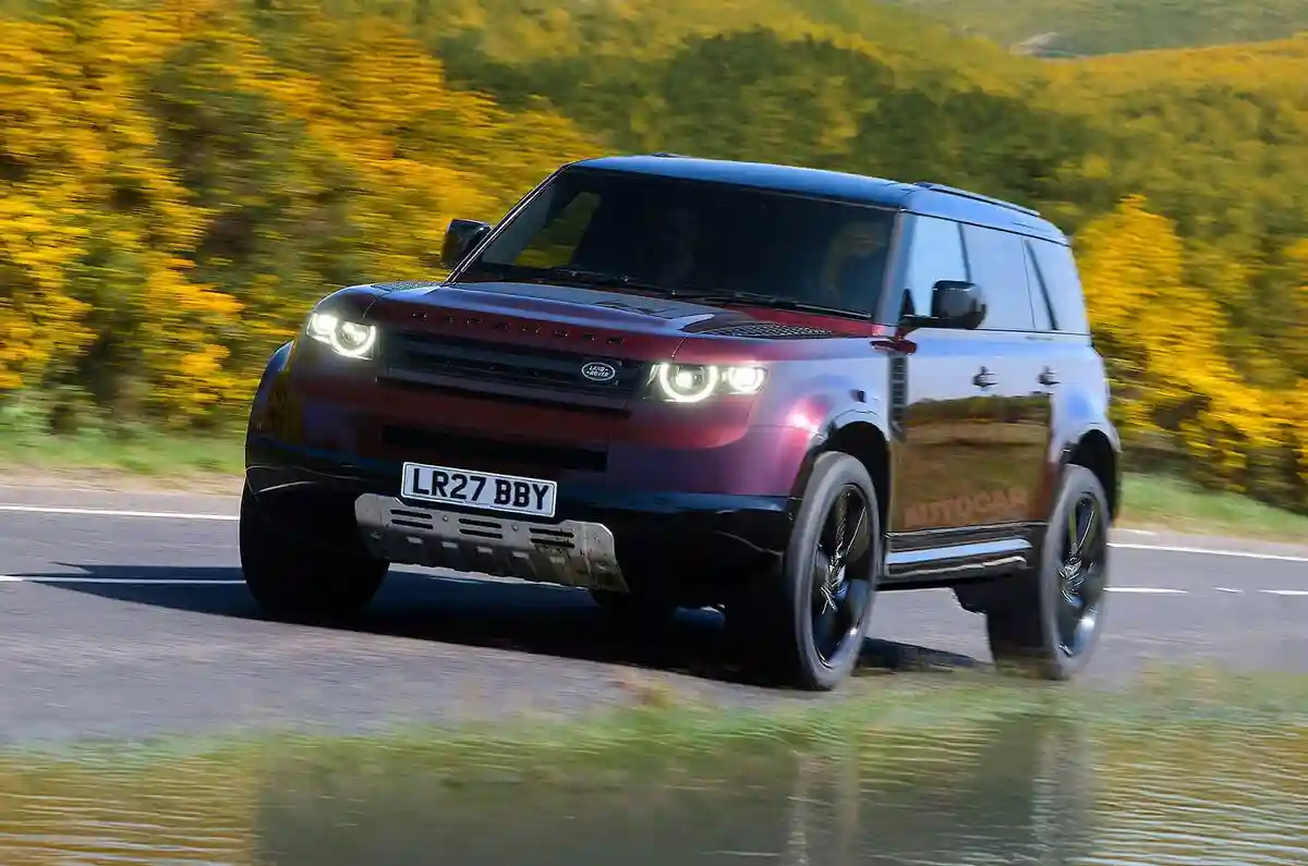 Defender Sport: «младший брат» с гибридом под капотом