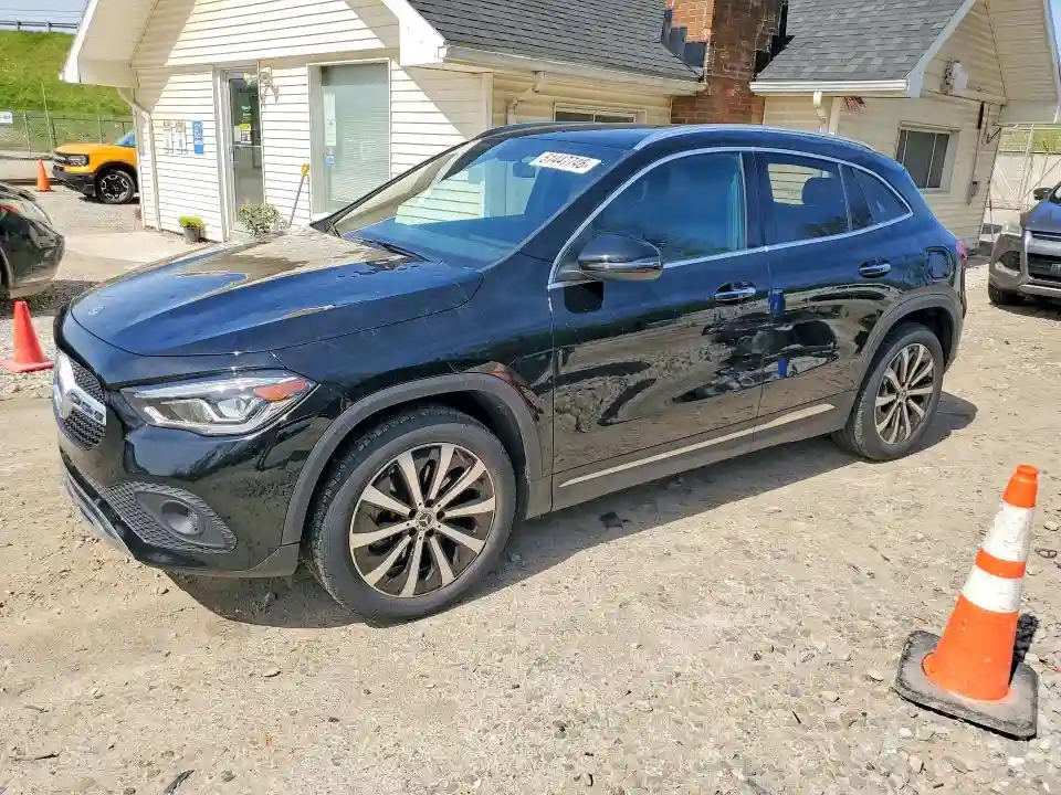 2022 MERCEDES-BENZ GLA-CLASS