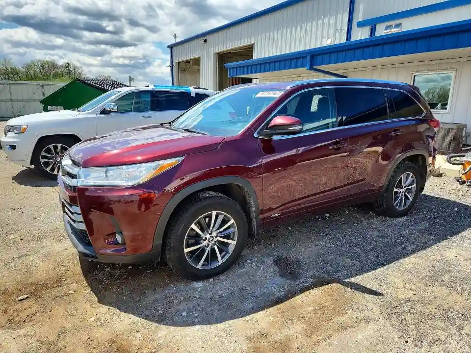 2017 TOYOTA HIGHLANDER